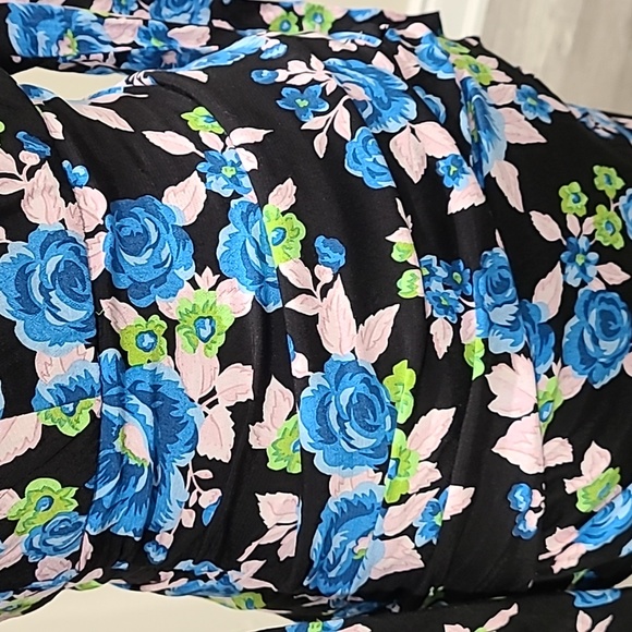 Zara Floweral Backless Dress - Picture 6 of 11